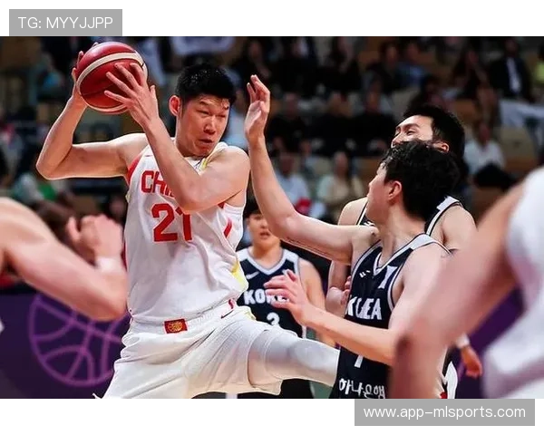 胡金秋周琦内线巅峰对决机动性与护筐能力碰撞伤病成最大变数 胡金秋周琦内线巅峰对决机动性与护筐能力碰撞伤病成最大变数