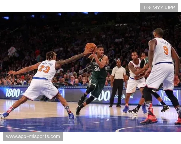 雄鹿七连胜强势夺冠 尼克斯仅负雄鹿小组赛展现不凡实力 雄鹿七连胜强势夺冠 尼克斯仅负雄鹿小组赛展现不凡实力